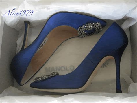 Manolo Blahnik HANGISI owners and lovers, come in!